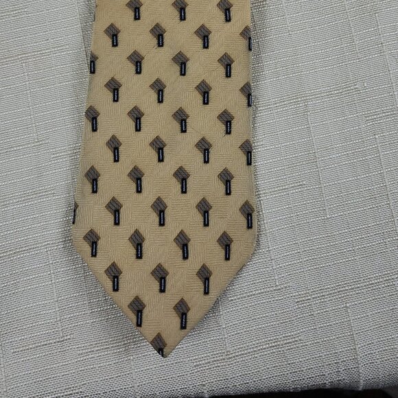 Vintage Neo Bill Blass 100% Silk Necktie, Diamonds & Rectangles, Gold Background - Picture 2 of 6